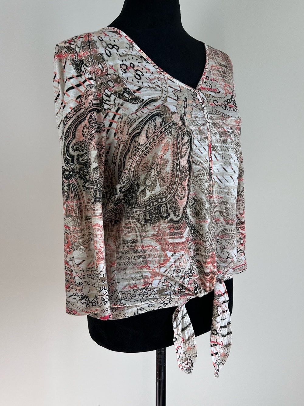 Chico's Paisley & Abstract Print V-Neck Blouse in Cream, Pink & Black